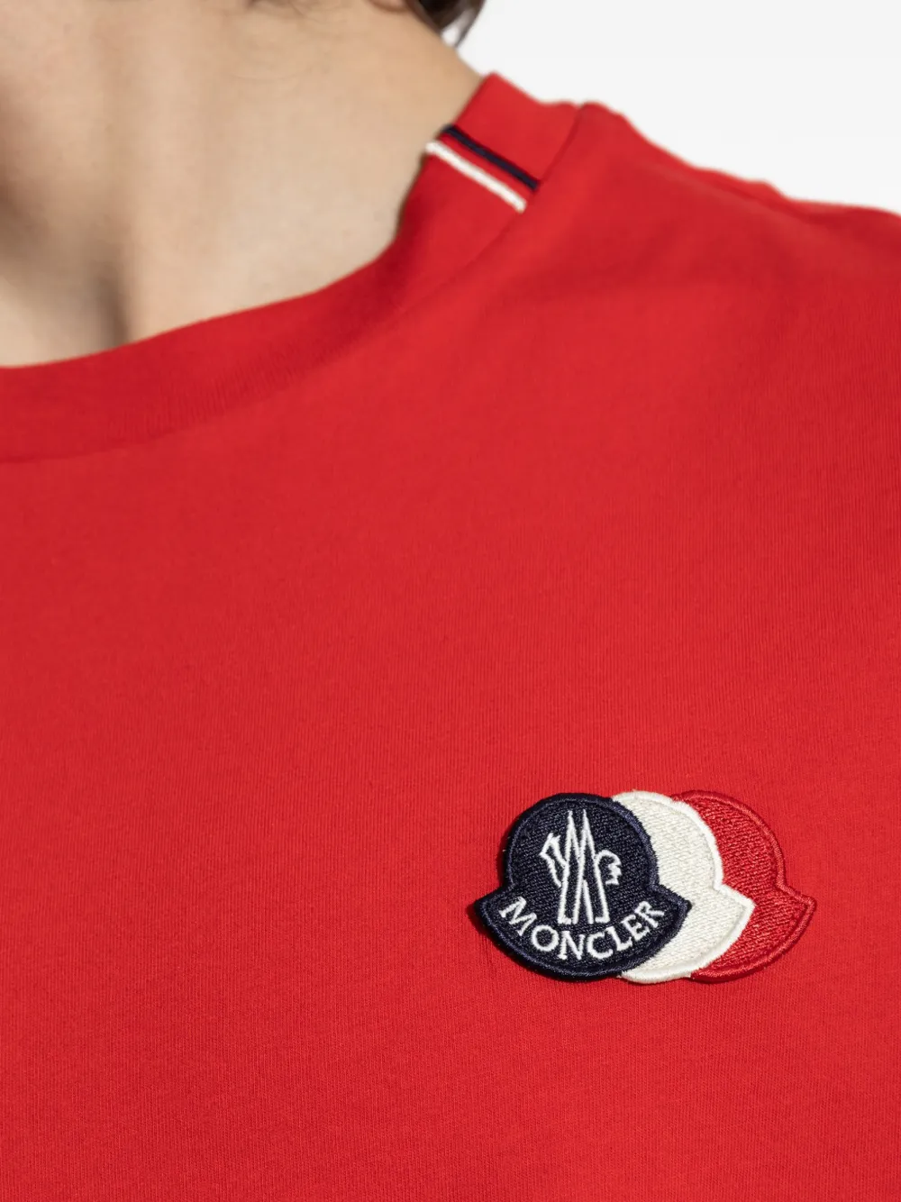 Moncler T-shirt met geborduurd logo Rood