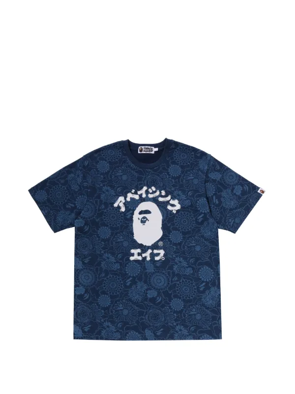 A BATHING APE® Japanese Art Camo College Tシャツ | ブルー