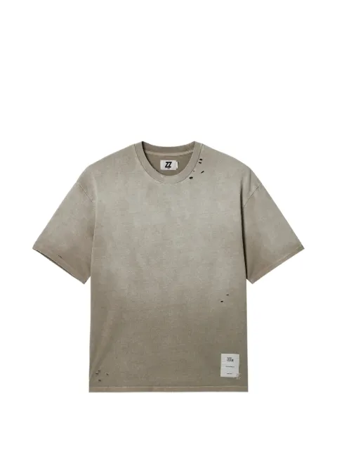 izzue distressed T-shirt