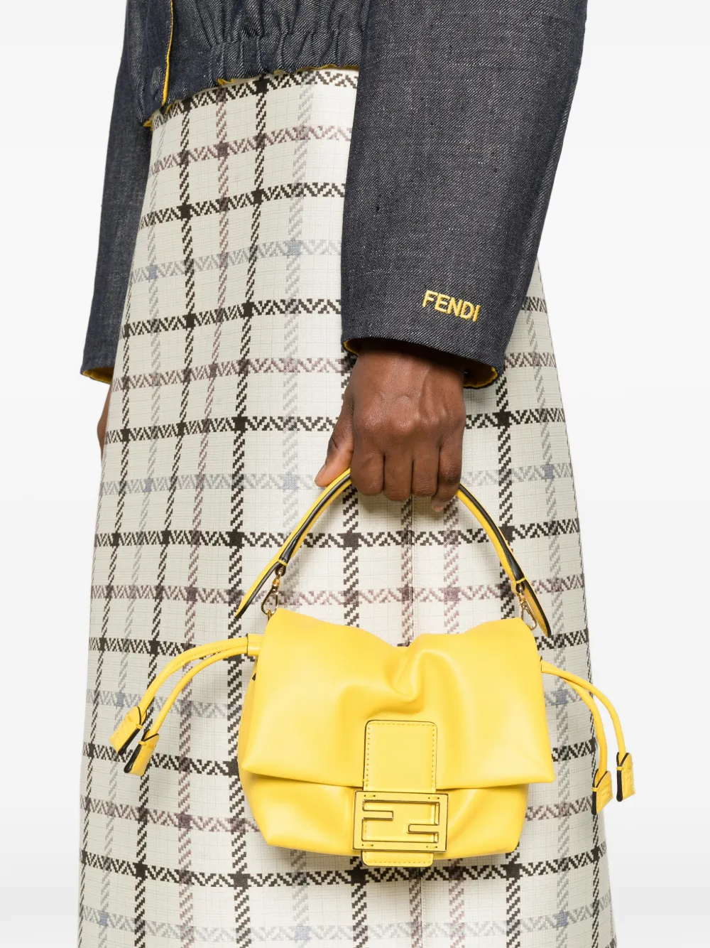 FENDI Mamma Baguette clutch met gesp Geel