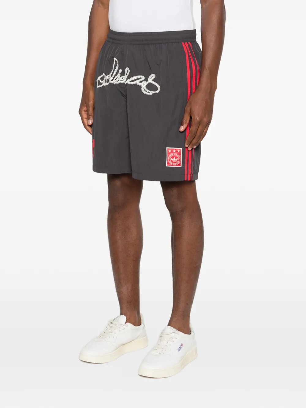 adidas GFX shorts met borduurwerk Grijs