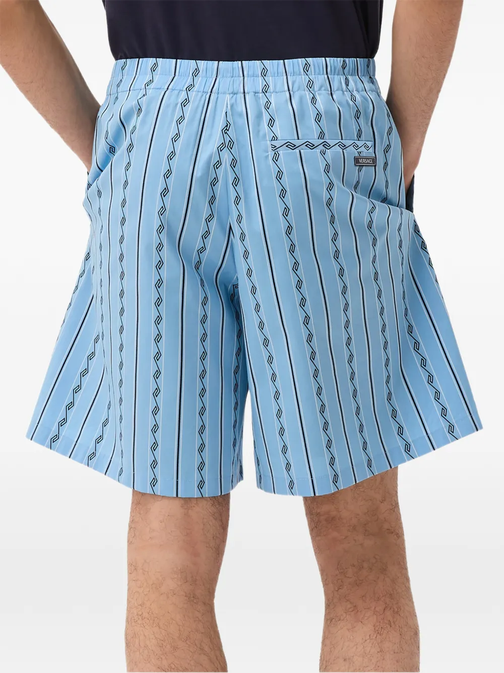 Versace Gestreepte shorts met Greca-patroon Blauw