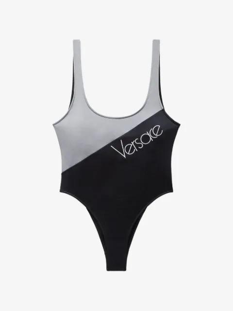 Versace traje de baño con logo bordado