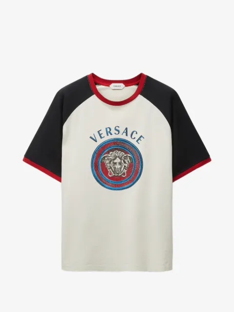 Versace تيشيرت جيرسي قطن عادي بطبعة