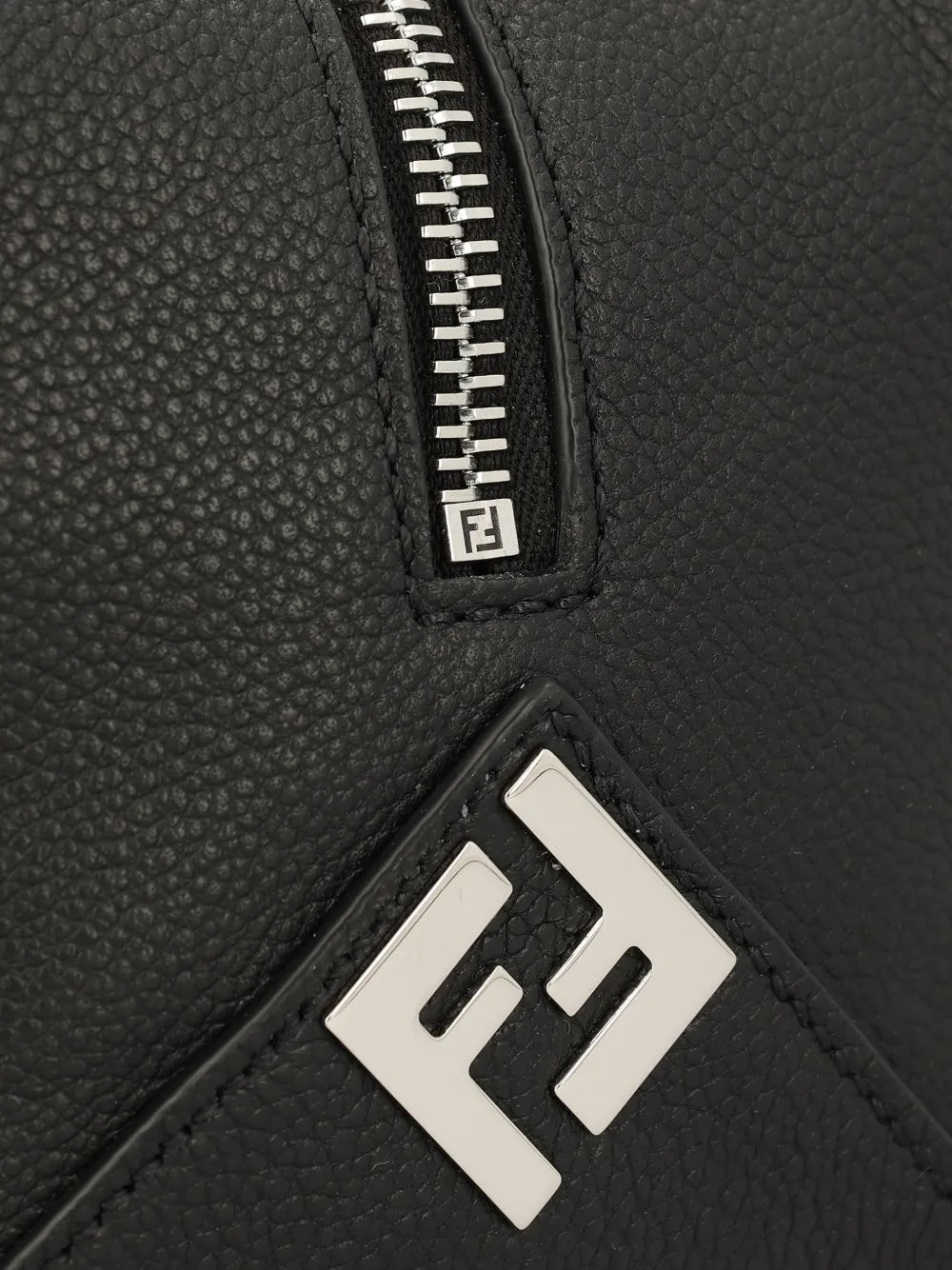 FENDI Leren toilettas Zwart