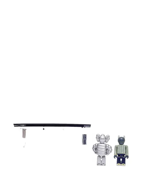 KAWS figura Bus Stop Series Volume 3 de KAWS x Medicom