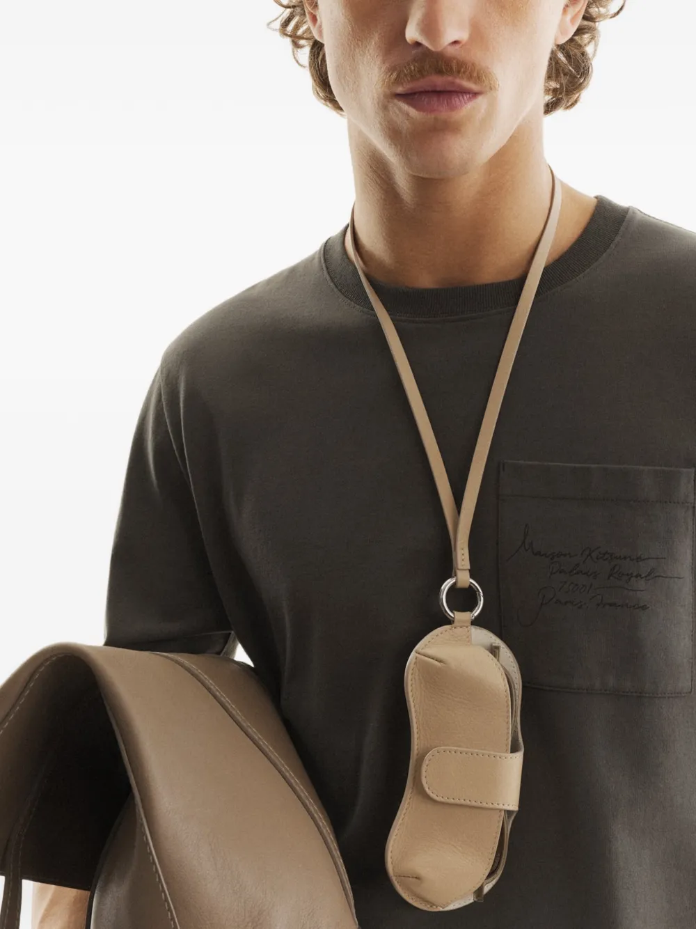 Maison Kitsuné T-shirt met zak en korte mouwen Grijs