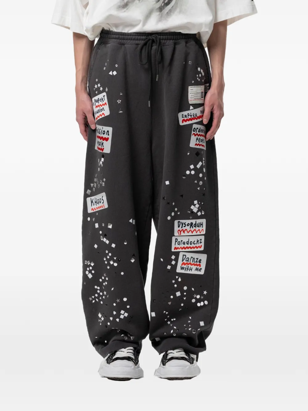 Maison MIHARA YASUHIRO Trainingsbroek verfraaid met studs en patch Grijs