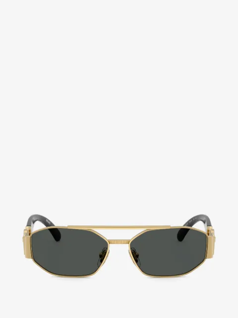 Versace Kids lentes de sol con armazón geométrica