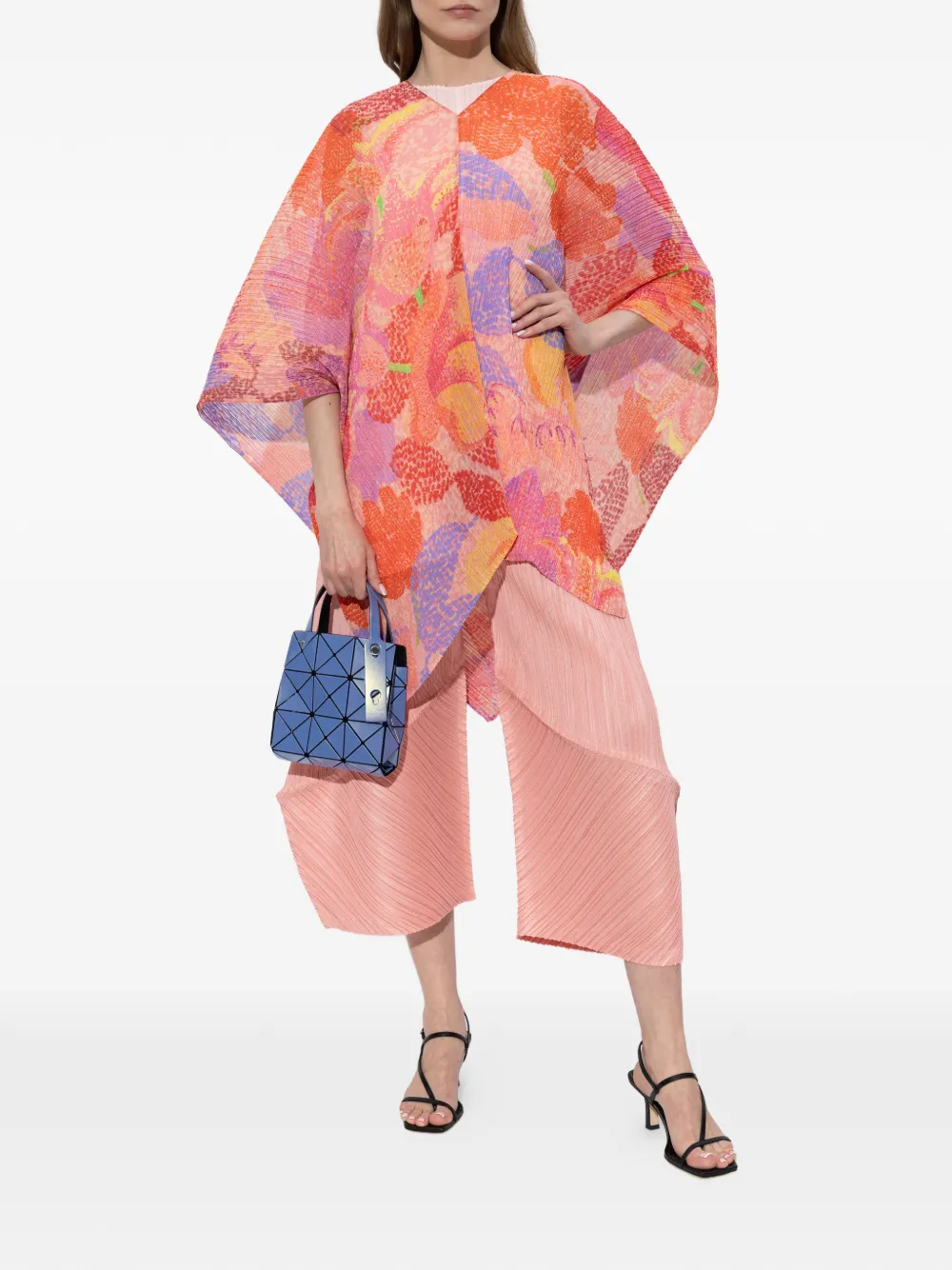 Pleats Please Issey Miyake Poncho met bloemenprint Roze