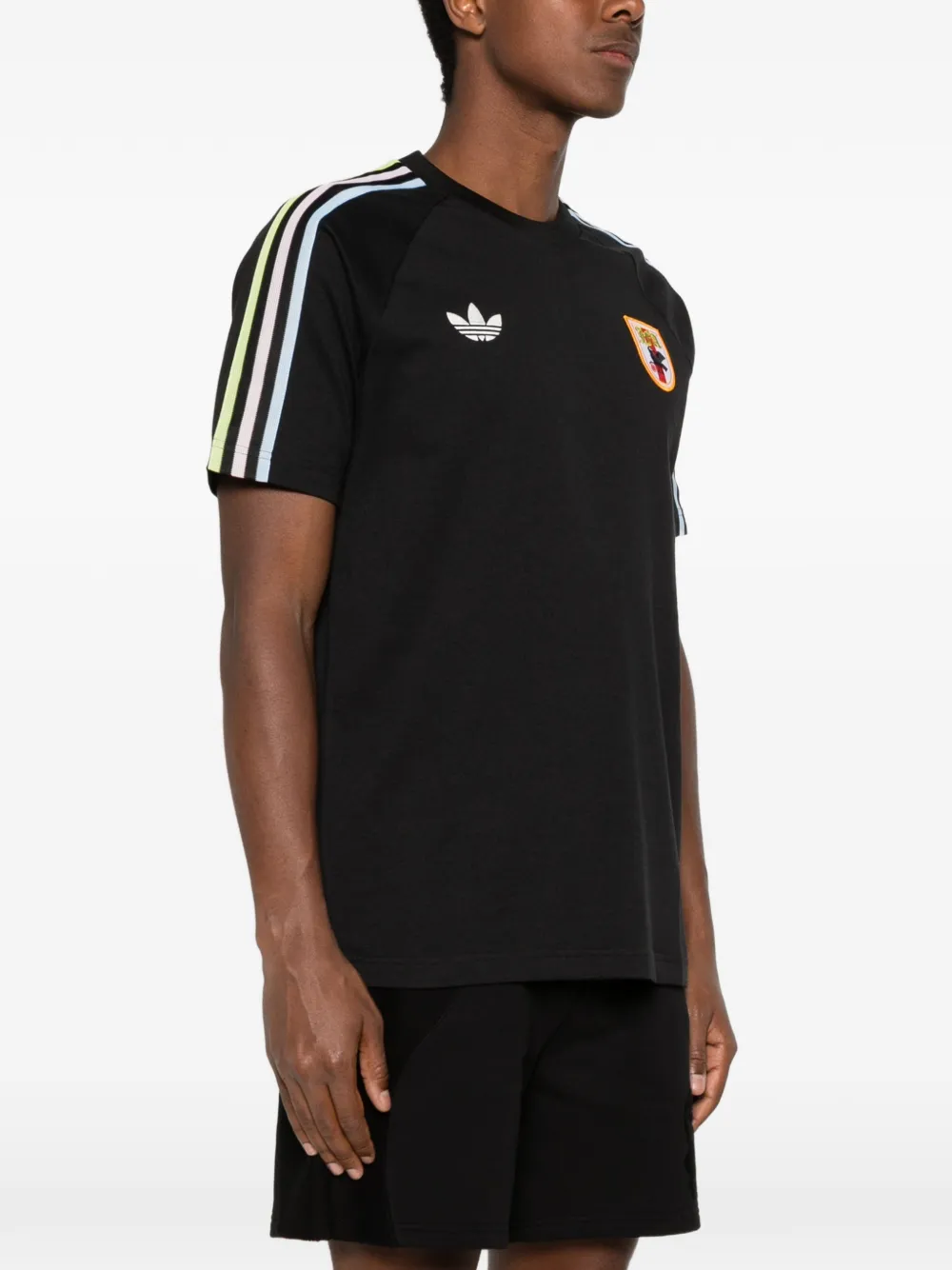adidas JFA 綿　コットン　Tシャツ Lサイズ 黒 Adidas x JFA ストライプディテール Tシャツ | ブラック | FARFETCH JP