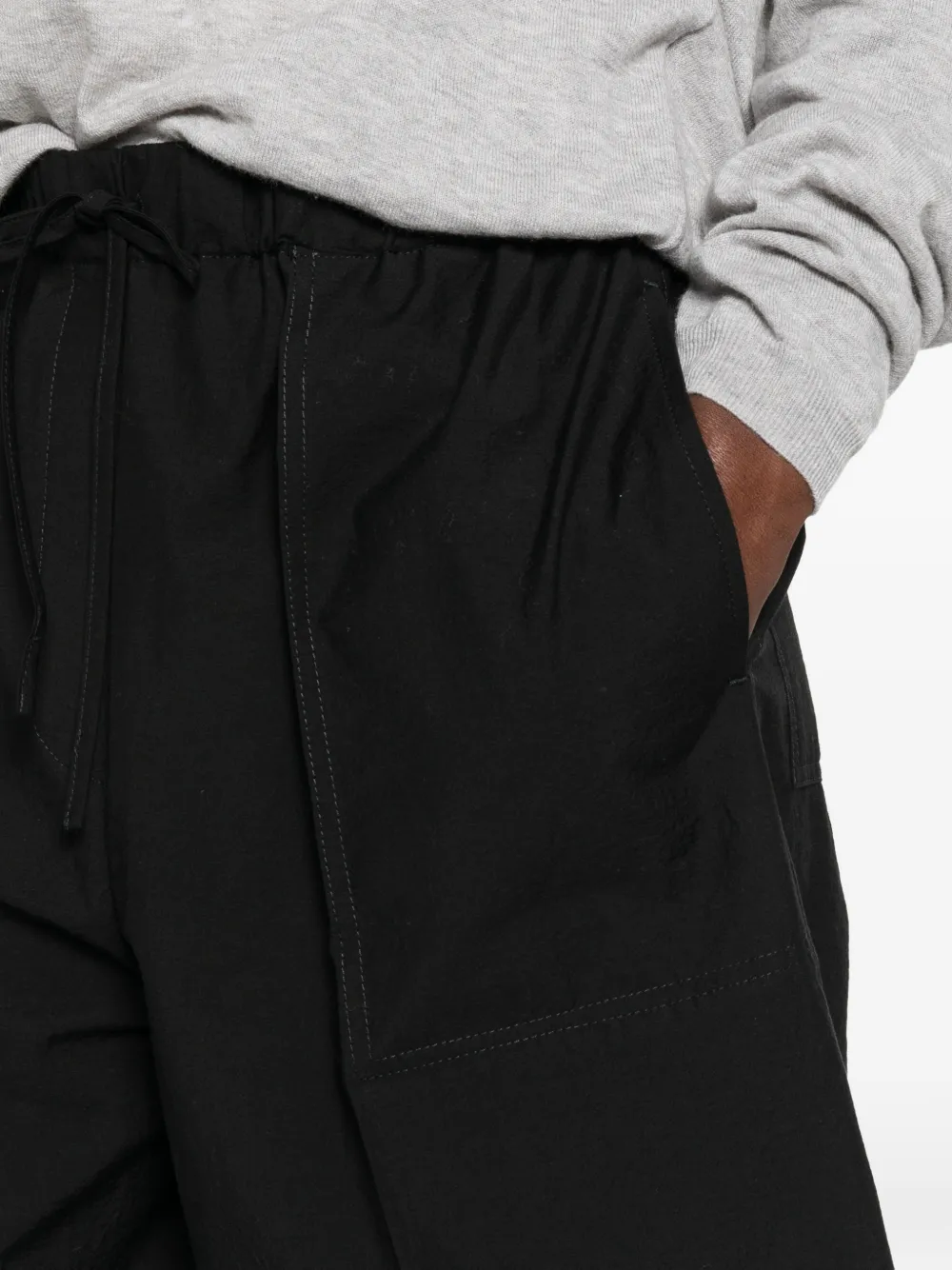 TOTEME Broek met trekkoord en opgestikte zak Zwart