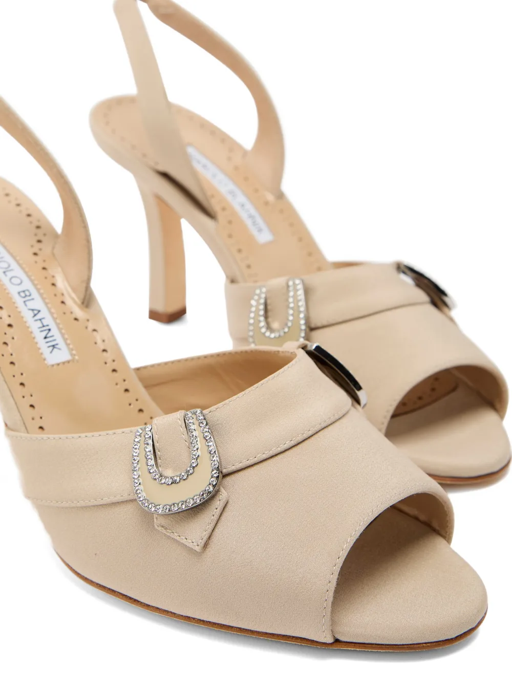 Manolo Blahnik Acinta verfraaide pumps Beige