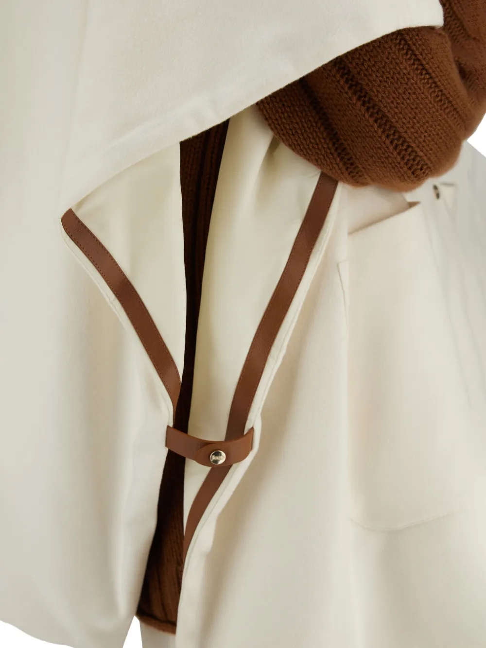 Herno Poncho met capuchon Beige