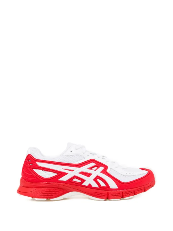 Comme Des Garçons Shirt x Asics ロゴ スニーカー | レッド | FARFETCH JP