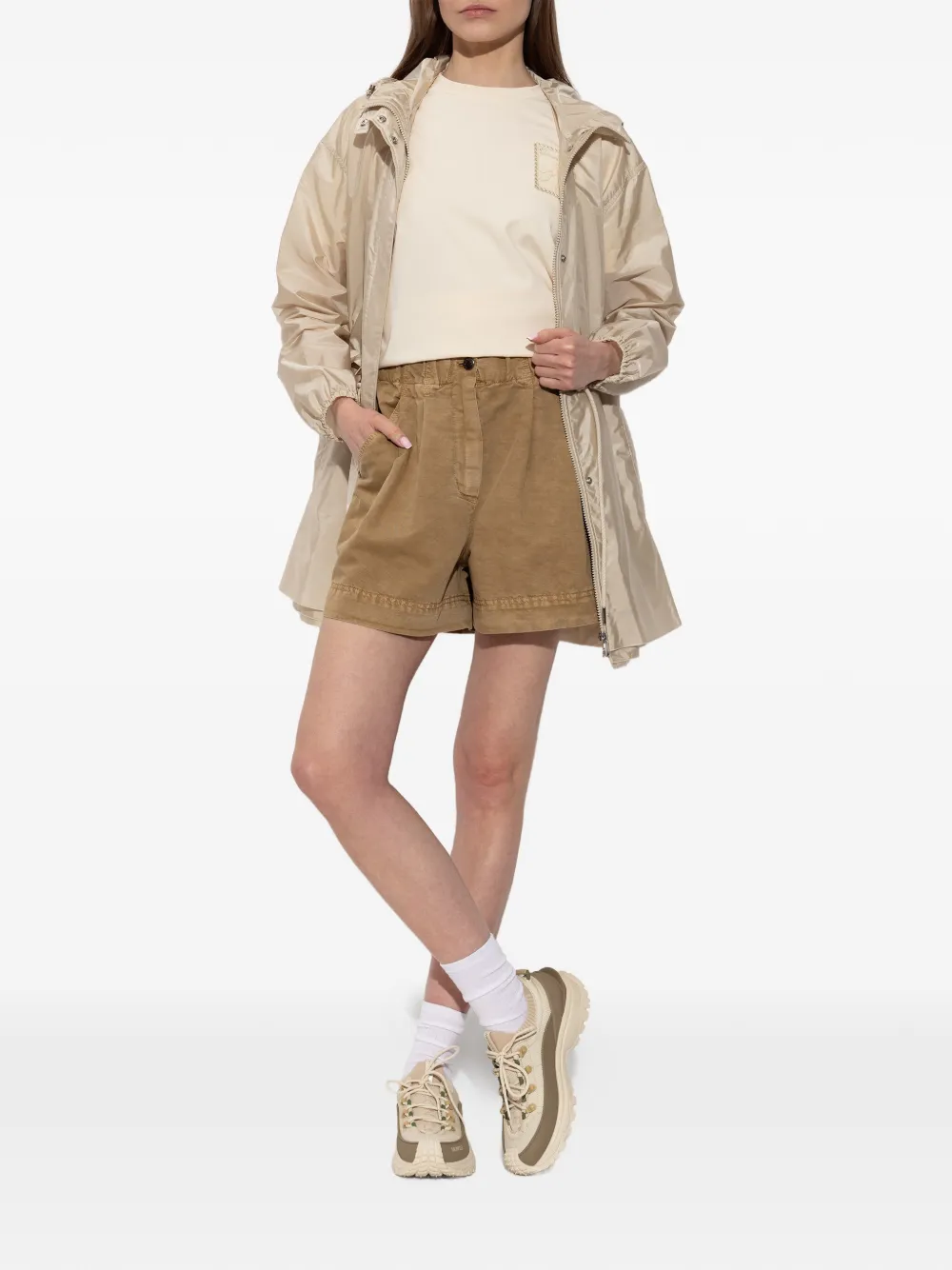 Moncler Grenoble T-shirt met geborduurde patch Beige