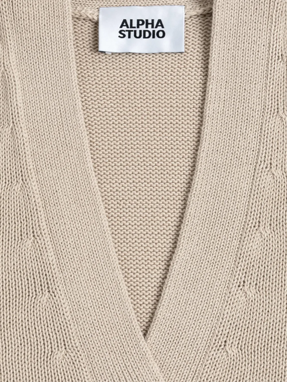 ALPHA STUDIO Kabelgebreid vest met knoop Beige