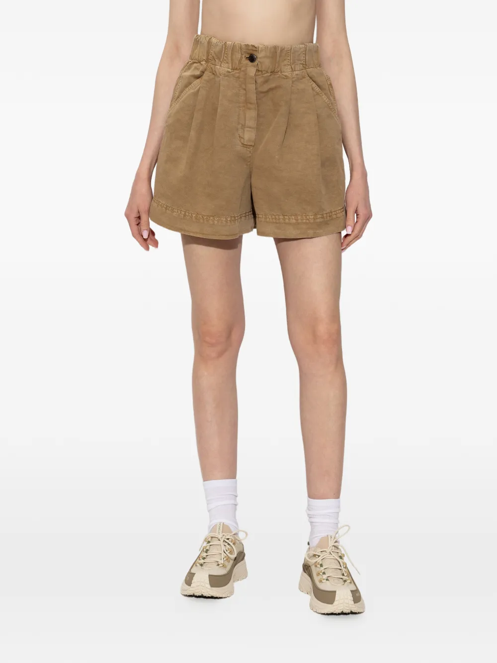 Moncler Grenoble Geplooide shorts met logopatch Beige