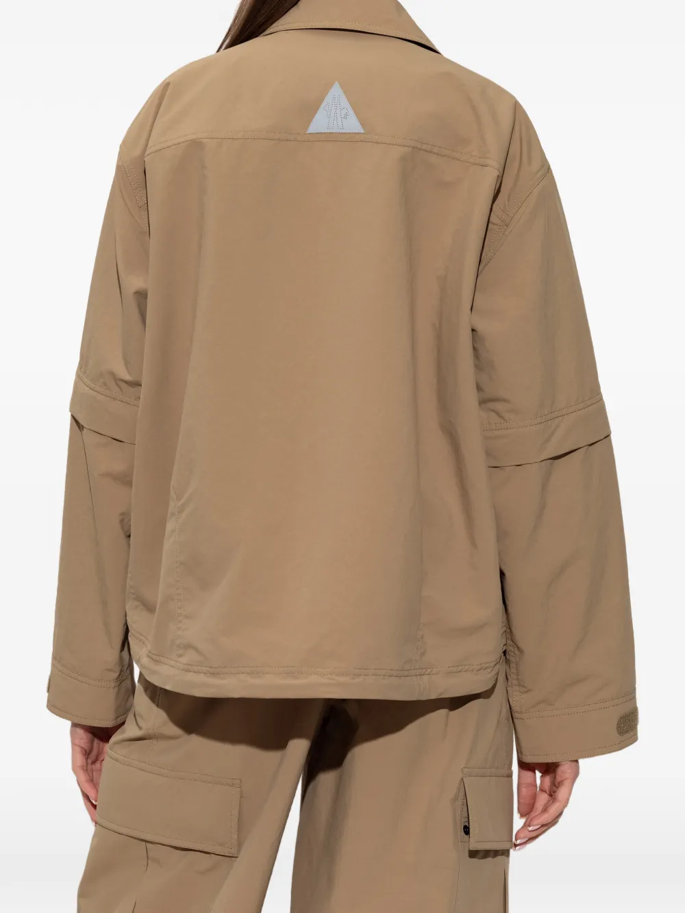 Moncler Grenoble Day-Namic jack met logopatch en klepzak Bruin