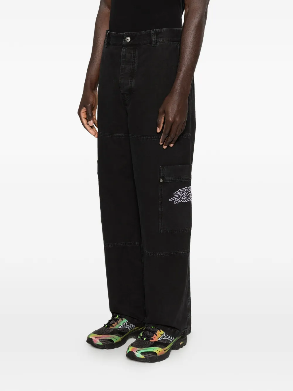 Off-White Broek met borduurwerk en cargo-zak Zwart