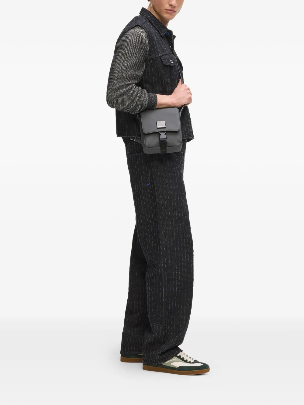 Karl Lagerfeld Jeans Venture messengertas met logoplakkaat Grijs