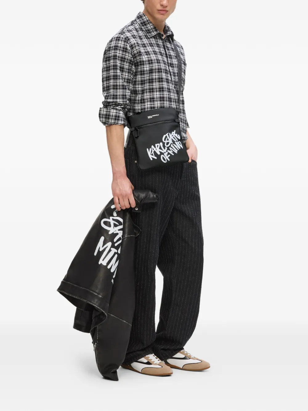 Karl Lagerfeld Jeans Messengertas met tekst Zwart