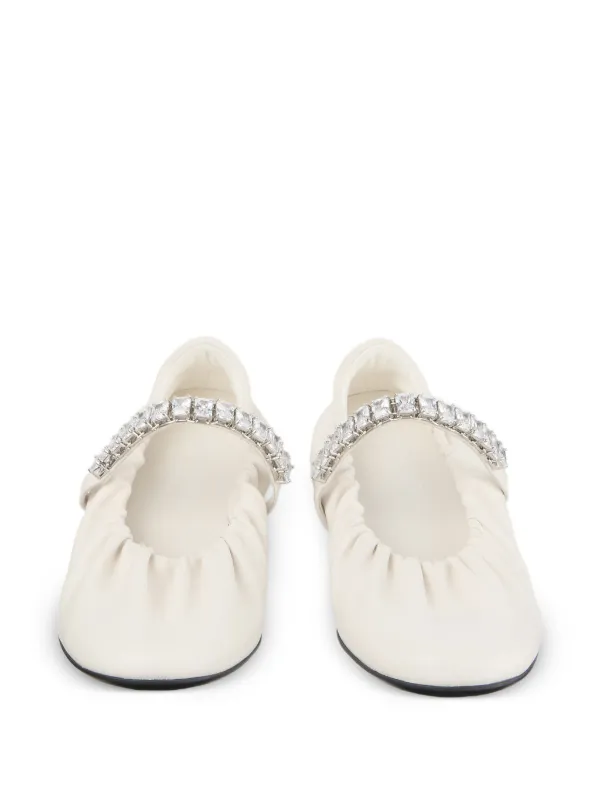Jimmy Choo Jade ビジュー フラットシューズ | ニュートラル | FARFETCH JP