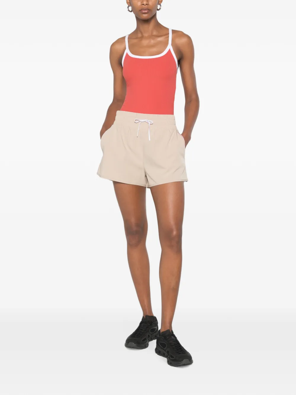 Varley Bodie 2" hardloopshorts met trekkoord Beige