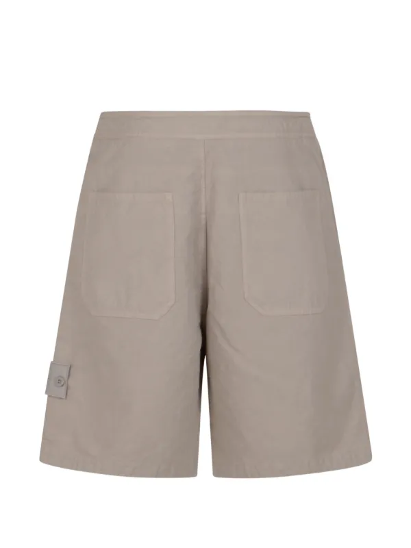 【STONE 】 ロゴパッチ ショートパンツ Stone Island ロゴパッチ ショートパンツ | ニュートラル | FARFETCH JP