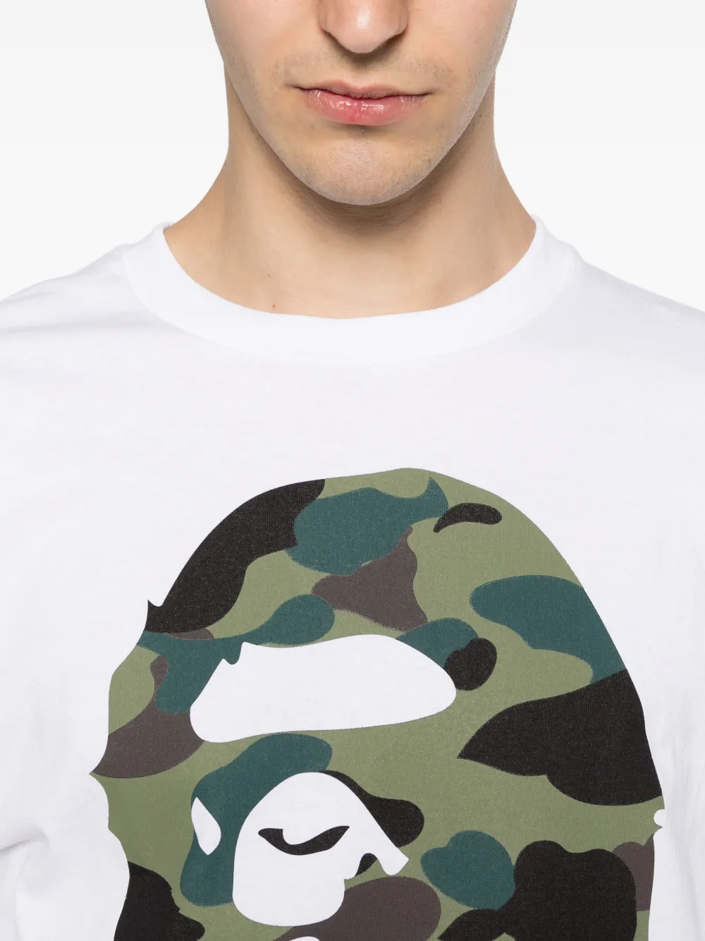 A BATHING APE® Ape Head カモフラージュ Tシャツ | ホワイト
