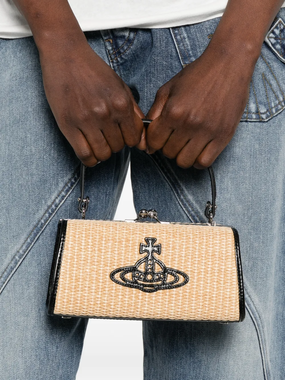 Vivienne Westwood Doll clutch met Orb-detail Beige