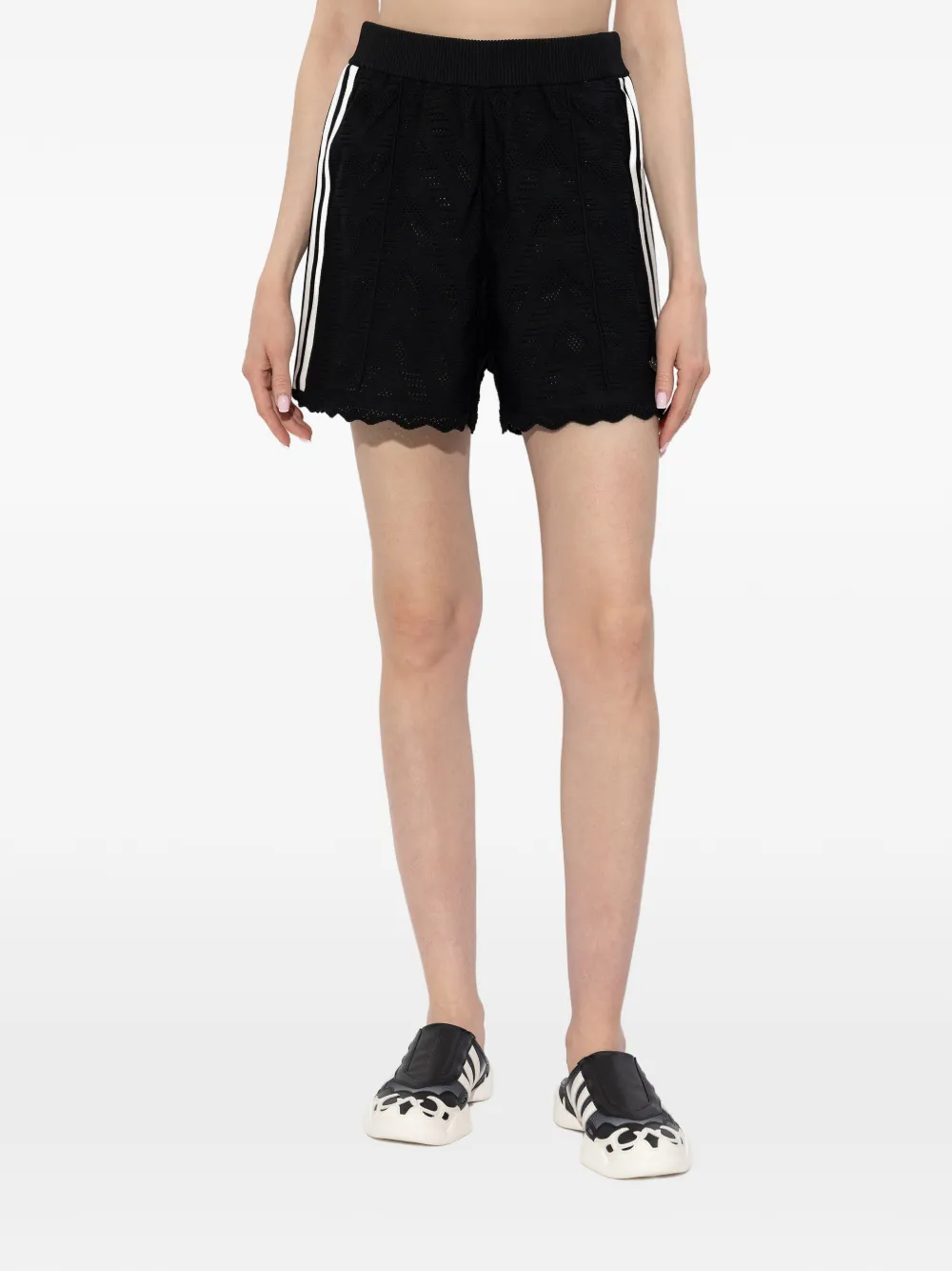 adidas Firebird ruimvallende shorts Zwart