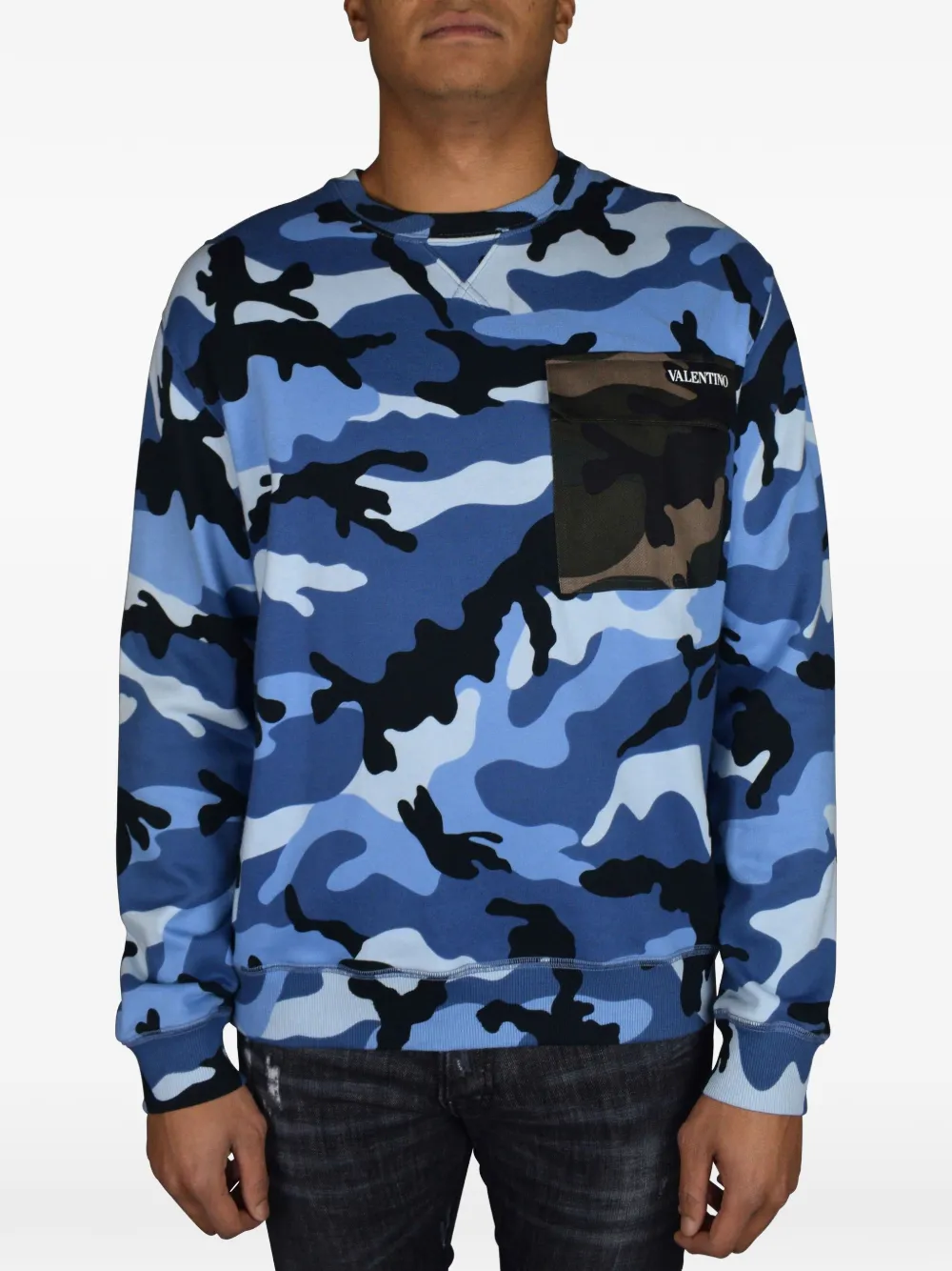 Valentino Garavani Sweater met camouflage-print en borstzak Blauw