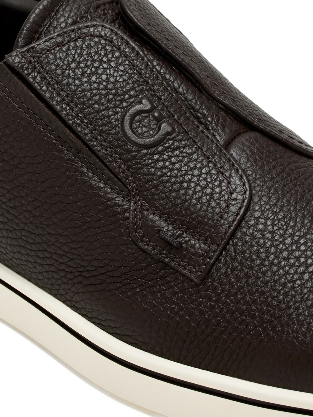 Ferragamo Gancini-embossed grained leather sneakers Bruin