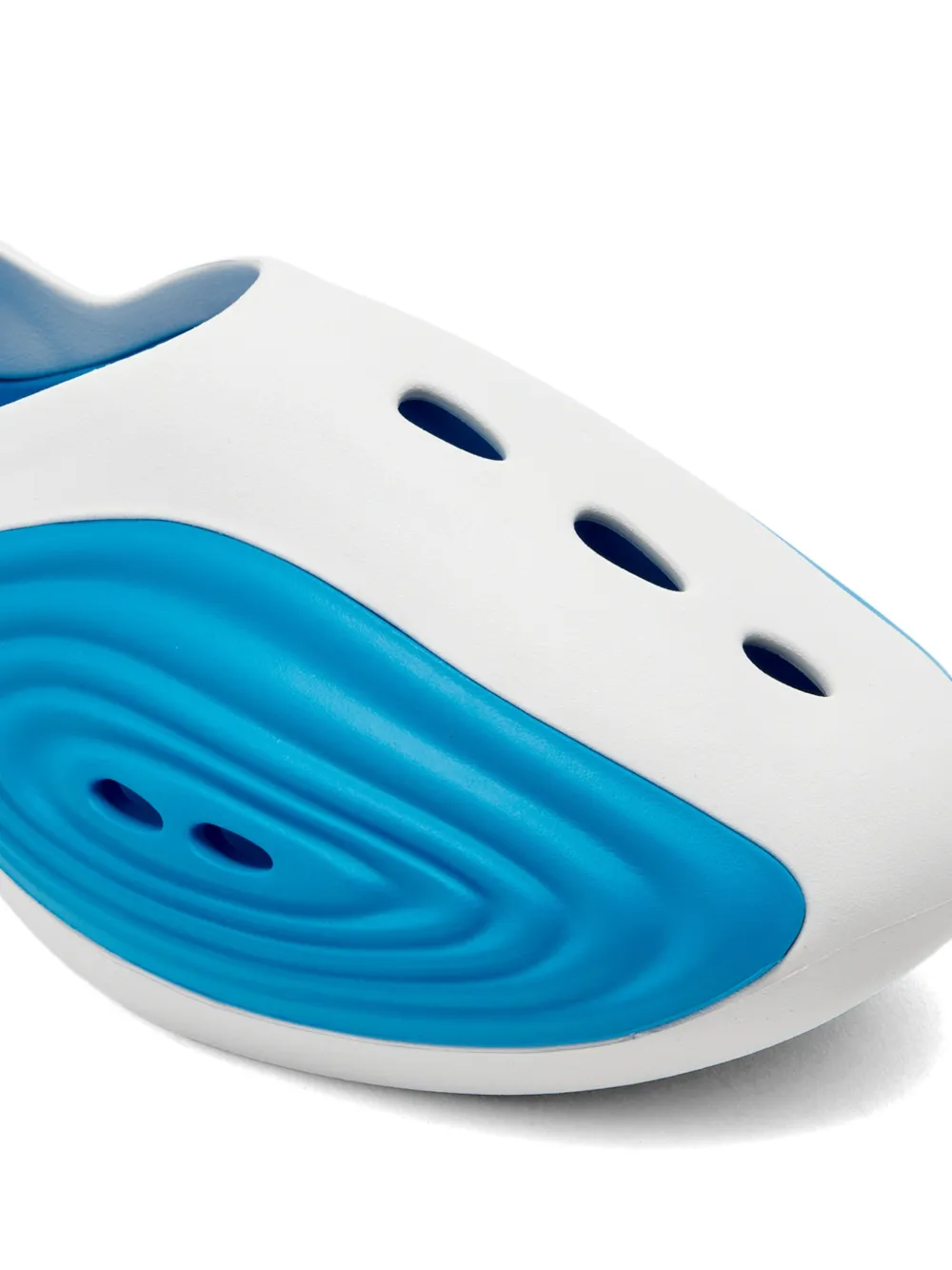 Crocs perforated ripple-textured sneakers Wit