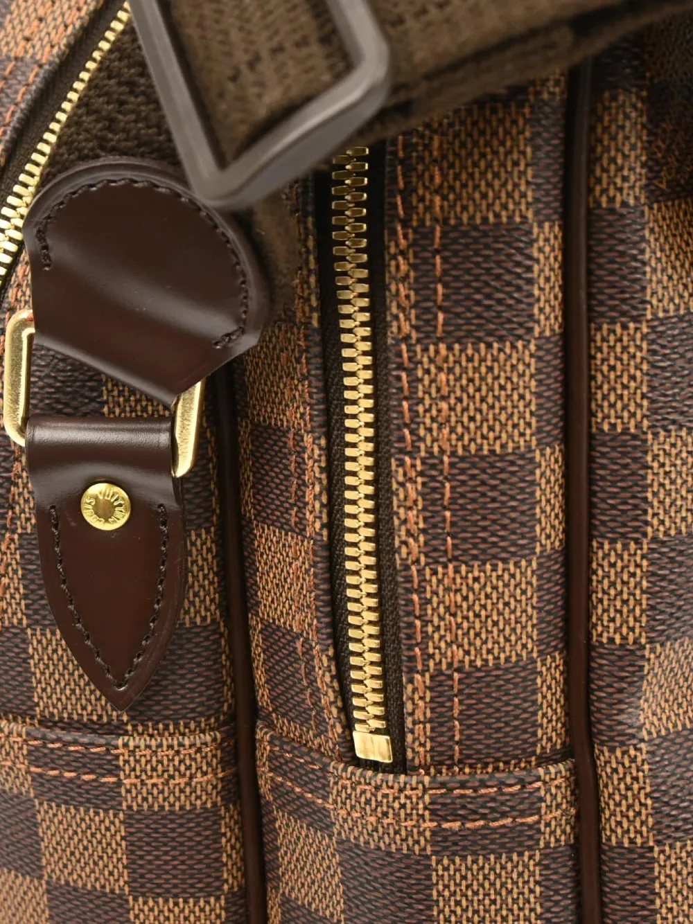Louis Vuitton Pre-owned 2002 Damier Ebène Cross Body Bag in Brown, view 4