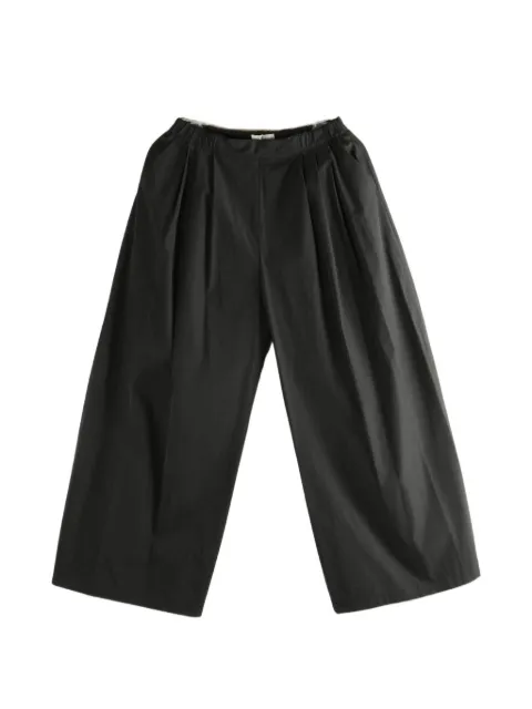 Amomento pantalones anchos con pinzas