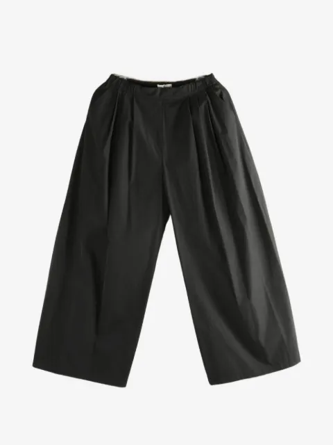 Amomento pantalones anchos con pinzas