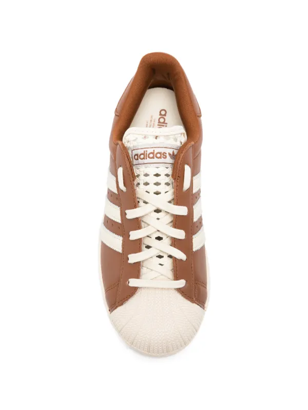 Adidas スーパースタースニーカー | ブラウン | FARFETCH JP