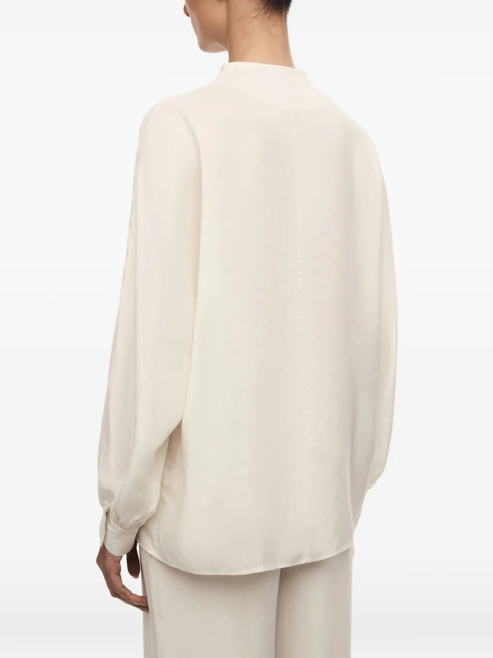 12 STOREEZ Alice zijden blouse Beige