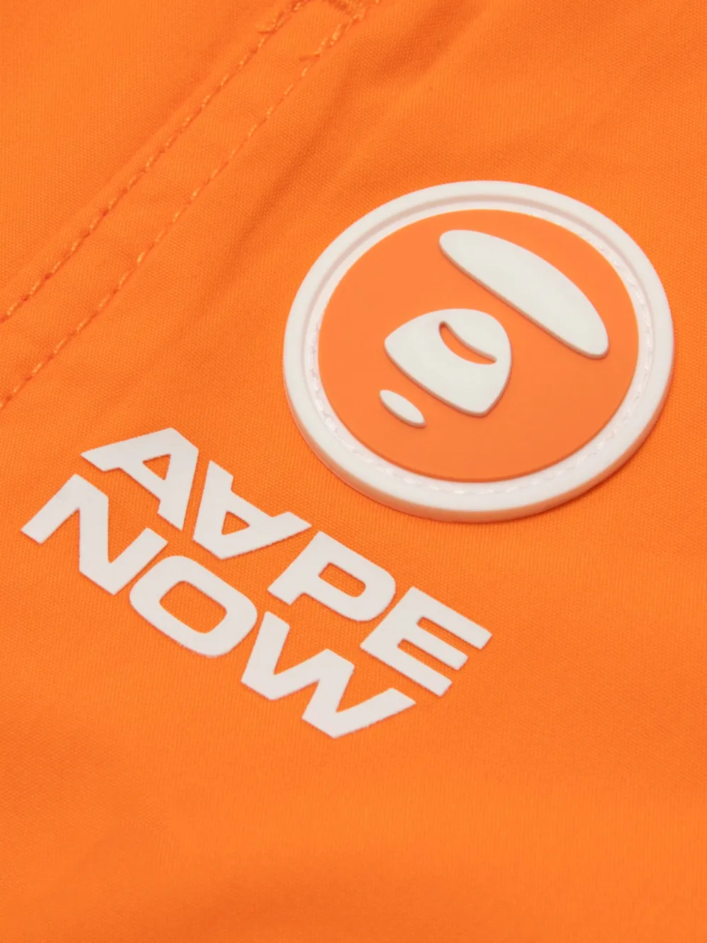 AAPE BY *A BATHING APE Shorts met logoprint Oranje