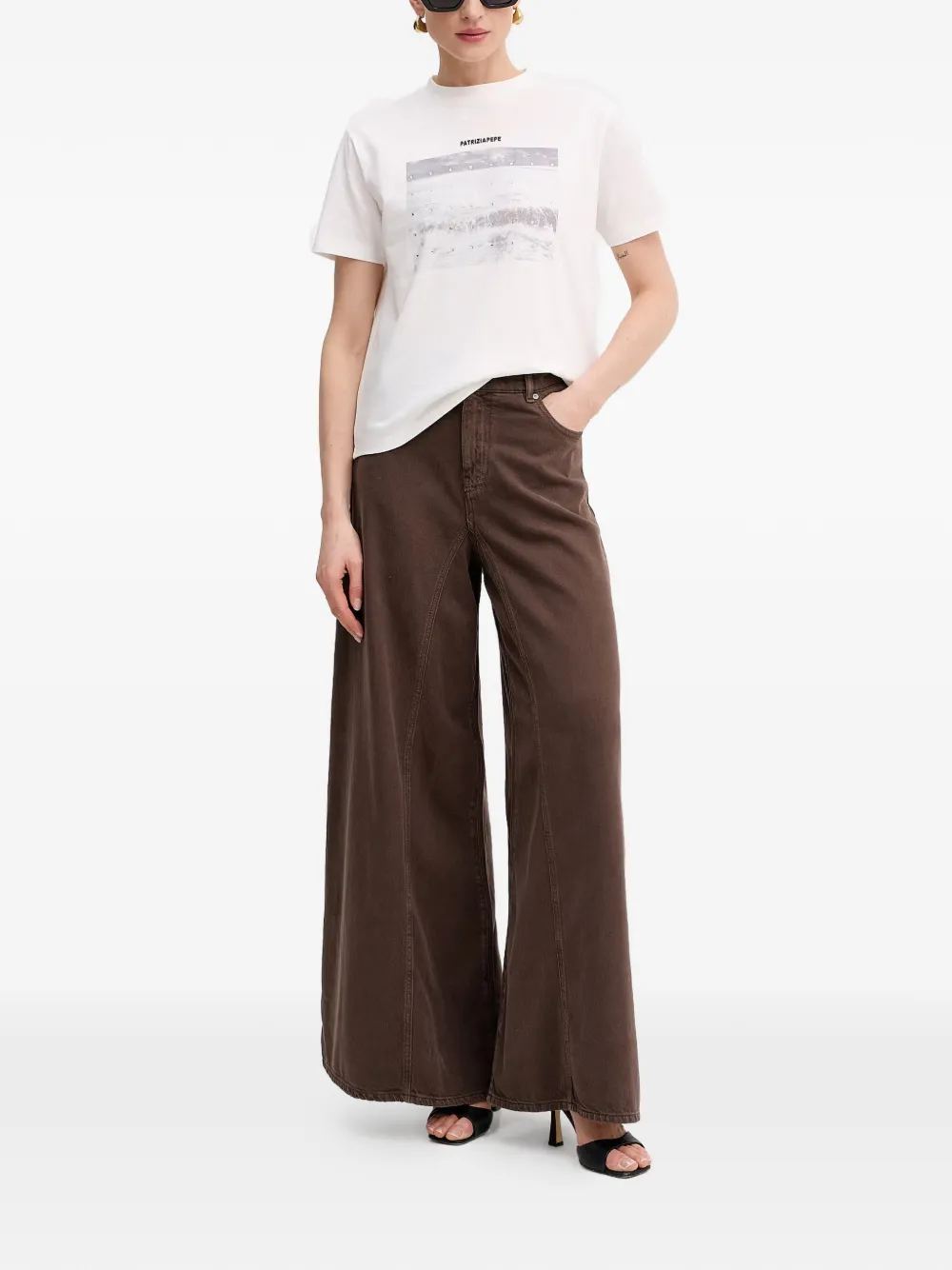 Patrizia Pepe T-shirt verfraaid met kristallen en print Wit