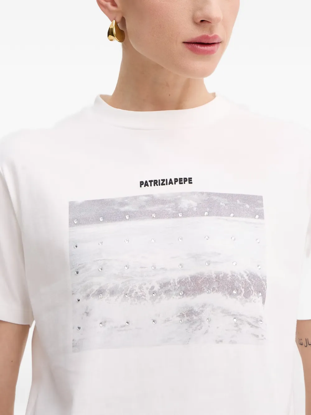 Patrizia Pepe T-shirt verfraaid met kristallen en print Wit