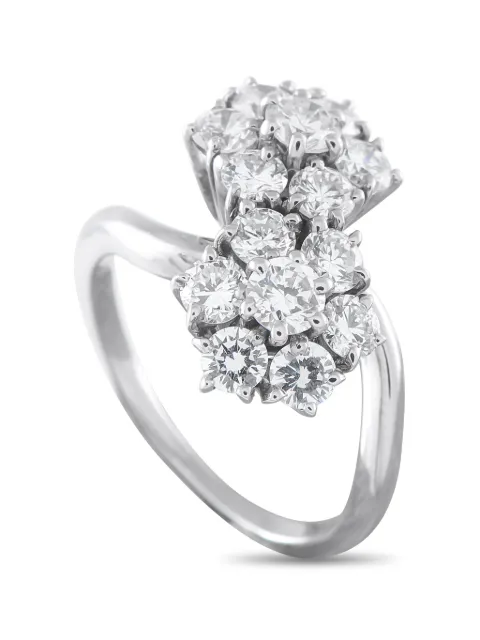 Van Cleef & Arpels flower-shape diamond ring