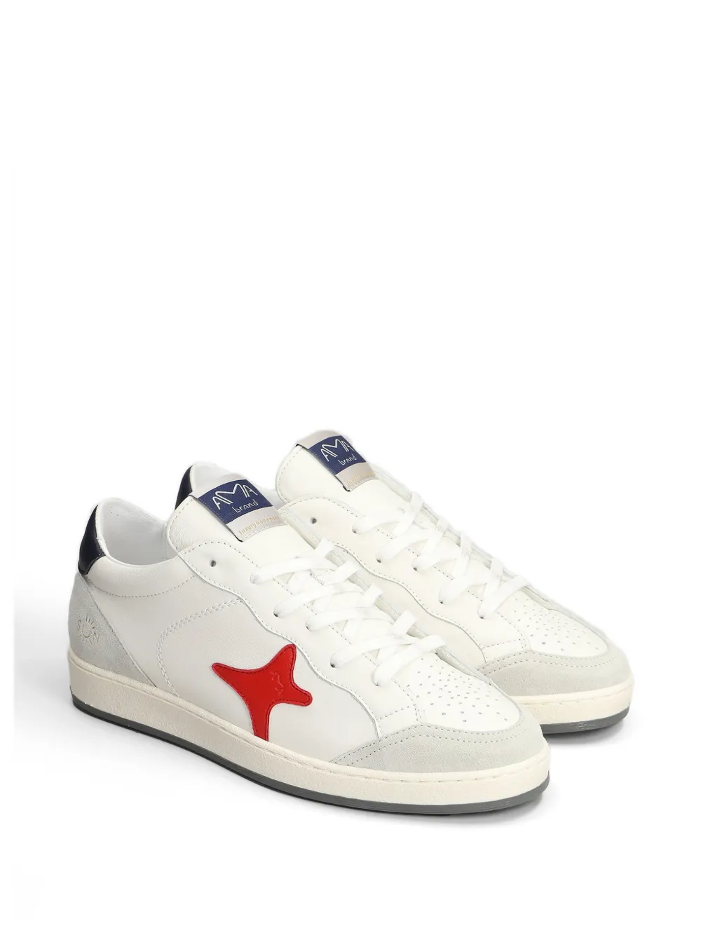 Ama Brand star-patch leather sneakers Wit