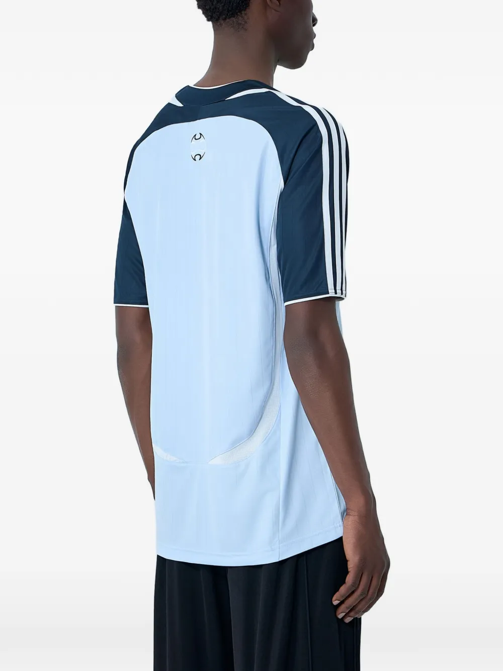 adidas T-shirt met geborduurd logo en ronde hals Blauw