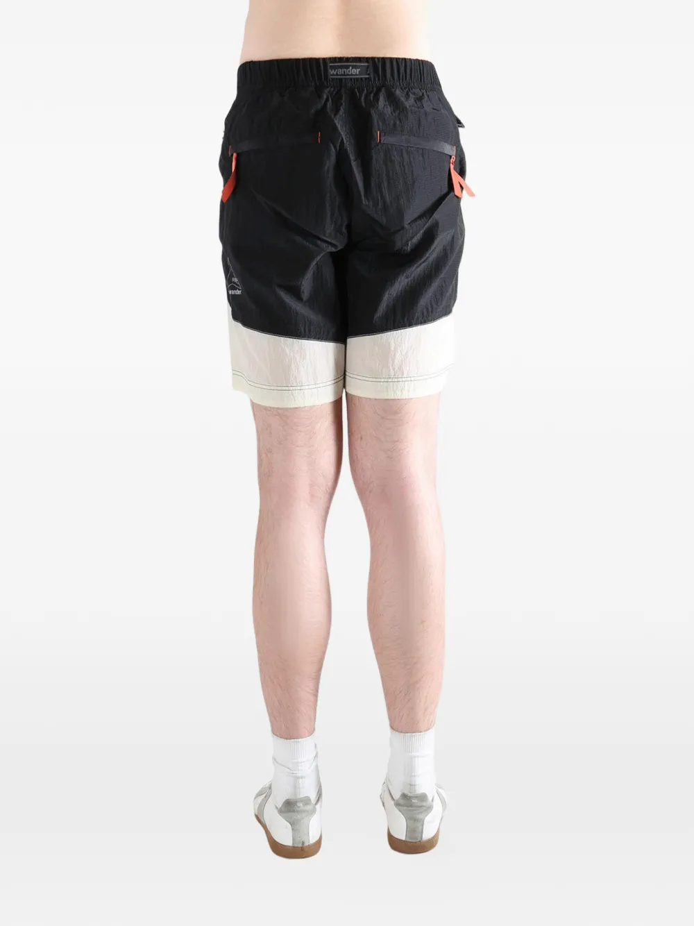 and Wander x ROA shorts met vlakken en ceintuur Zwart