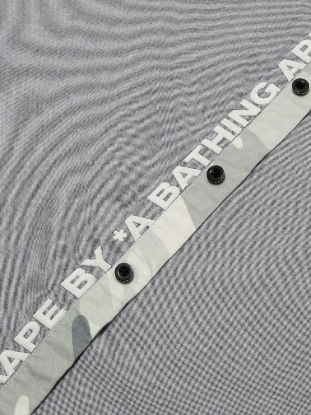 AAPE BY *A BATHING APE Overhemd met logopatch en korte mouwen Grijs