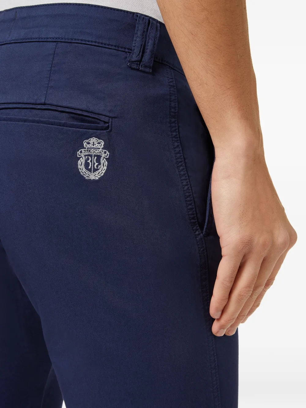 Billionaire Chino met logo Blauw