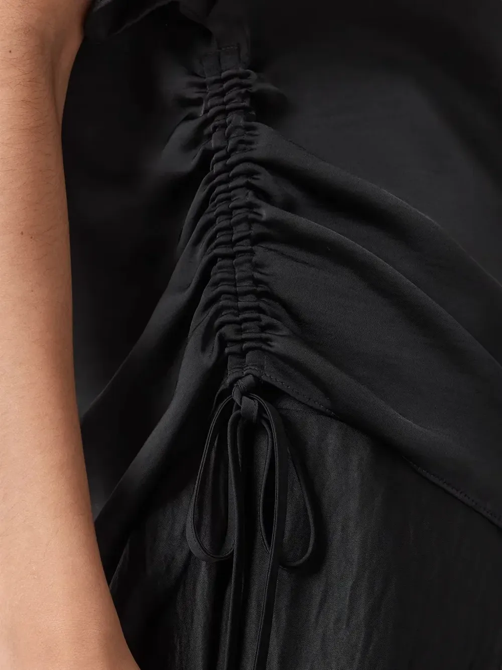 AllSaints Leslie top met ronde hals en ruches Zwart